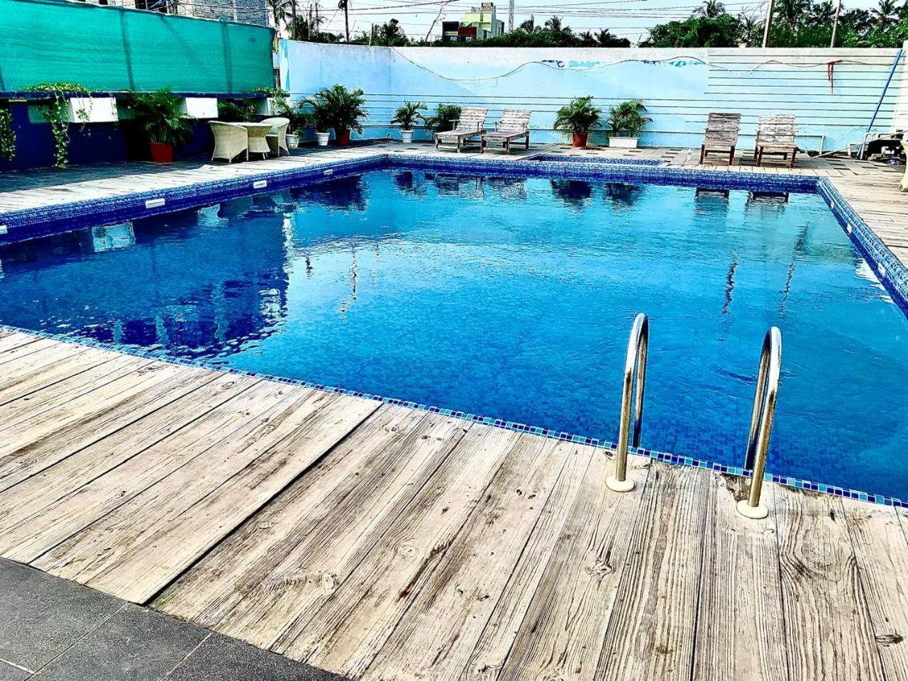 Gr Palace, In Front Of Sea-Beach With Breakfast, Swimming-Pool, Fully Air-Conditioned, Hotel With Parking Availability Puri Exterior foto